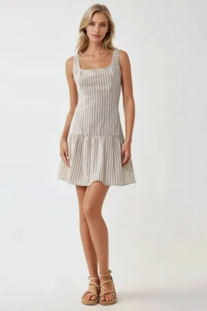 Rochie mini -  mulata - guler patrat - bej - textil