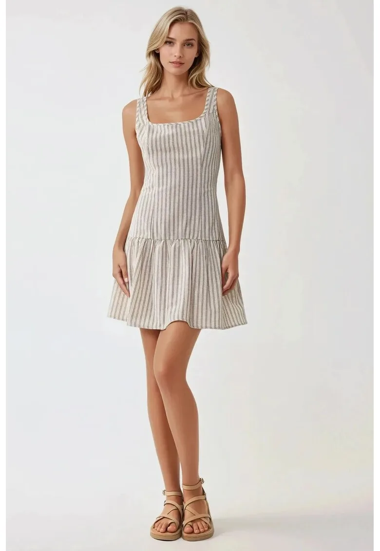 Rochie mini - mulata - guler patrat - bej - textil