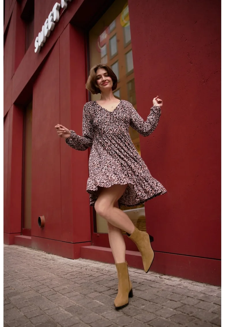 Rochie neagra cu imprimeu de pantera si volan