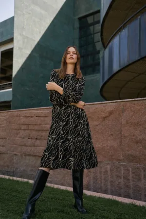 Rochie neagra cu volan