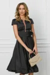 Rochie neagra din satin cu trandafir in talie