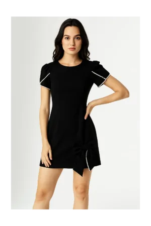 Rochie neagra mini cu funda si perle decorative