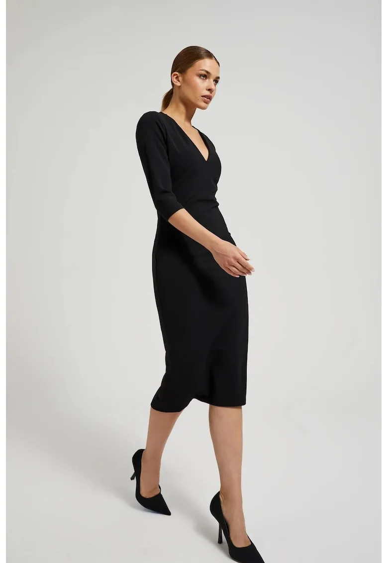 Rochie neagra neteda cu decolteu in V