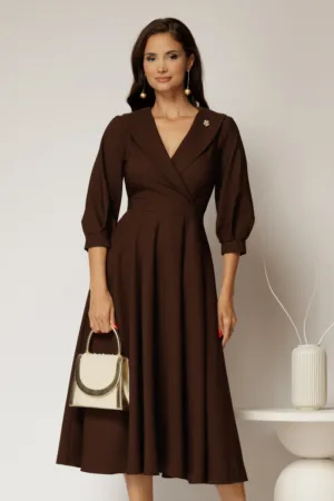 Rochie office din stofa maro cu bust petrecut si rever