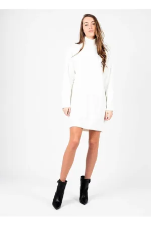 Rochie pulover cu guler inalt -