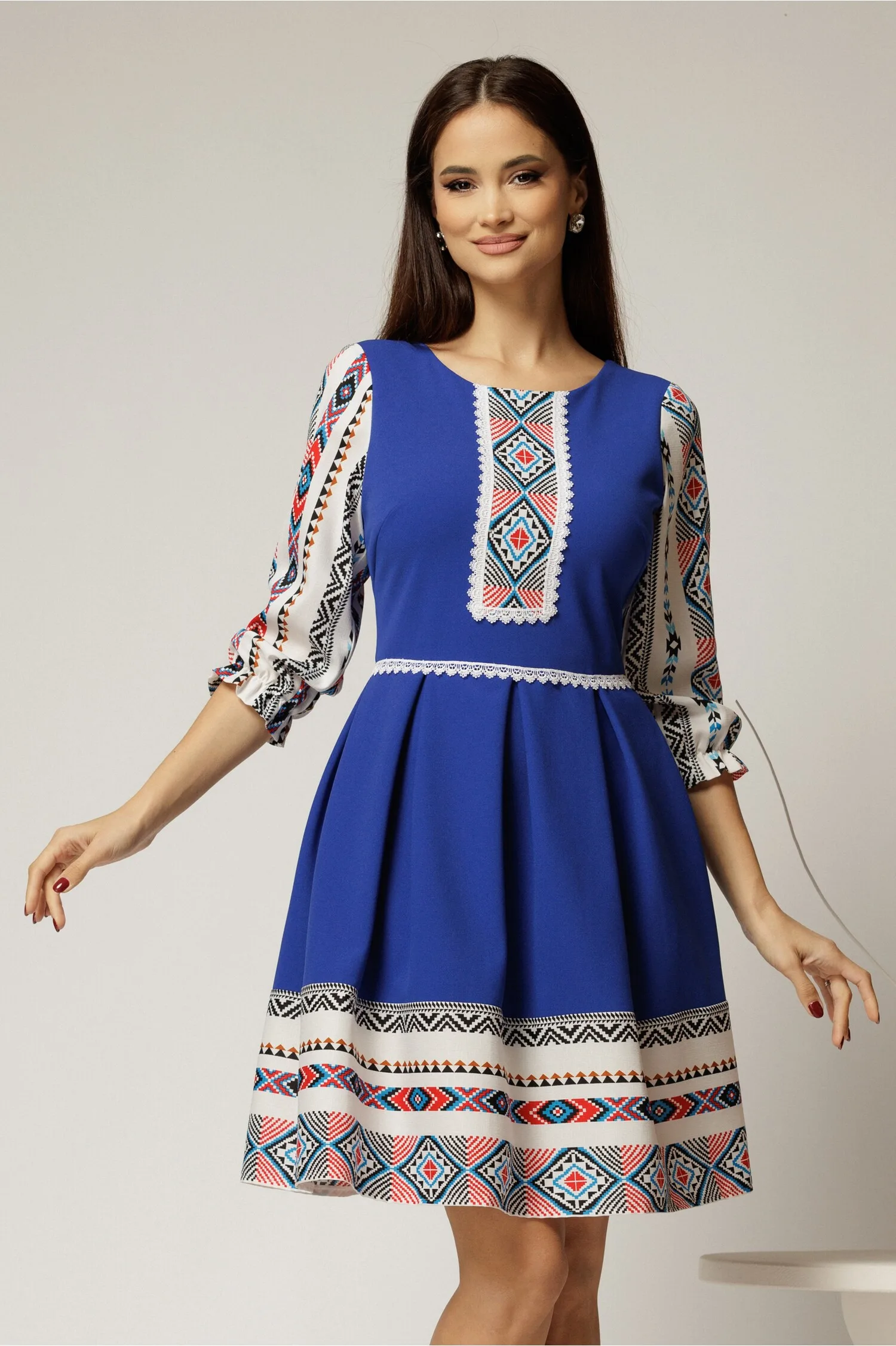 Rochie scurta albastra cu motive etno