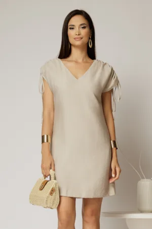 Rochie scurta bej cu croi drept din rayon cu decolteu in V si snur la maneci