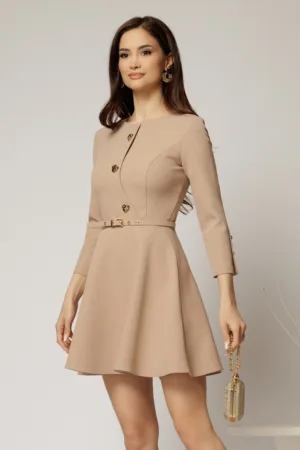 Rochie scurta bej din stofa in clos cu nasturi pe bust si curea in talie