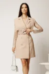 Rochie scurta bej din stofa tip sacou cu maneci din dantela si curea in talie