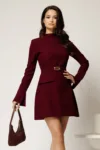 Rochie scurta bordo din stofa cu clapete tip buzunare si curea in talie