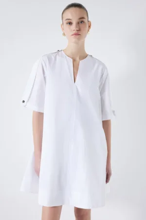 Rochie scurta cu croiala dreapta si decolteu in V