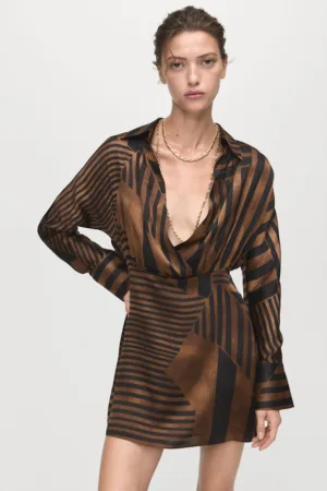 Rochie scurta cu croiala in A si model