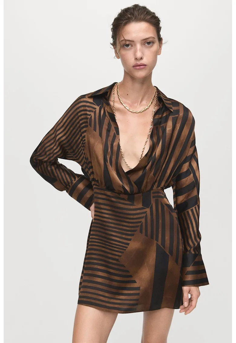 Rochie scurta cu croiala in A si model