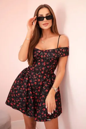 Rochie scurta cu decolteu pe umeri si bretele inguste -