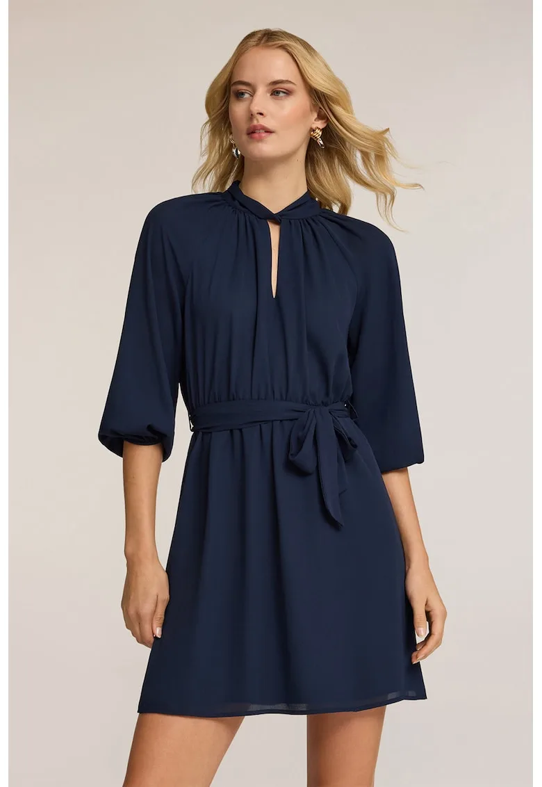 Rochie scurta cu maneci medii