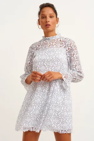 Rochie scurta cu model din dantela