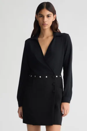 Rochie scurta cu model petrecut si decolteu in V
