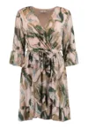 Rochie scurta cu model petrecut si impriemeu abstract