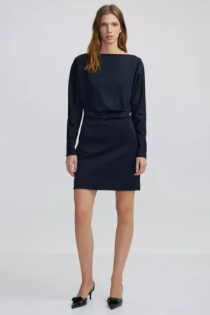 Rochie scurta cu nasture decorativ tip bijuterie