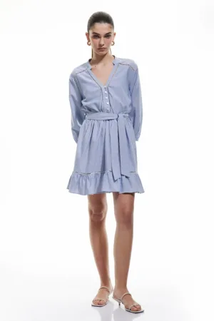 Rochie scurta din denim cu garnituri inguste cu decupaj