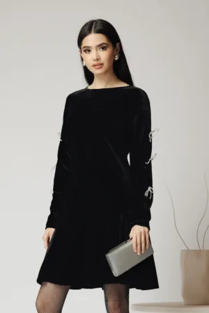 Rochie scurta eleganta din catifea neagra cu fundite pe maneci