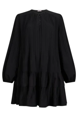 Rochie scurta evazata cu maneci lungi