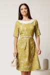 Rochie scurta galben mustar din triplu voal cu imprimeu alb si curea in talie