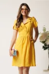 Rochie scurta galbena din tencel in clos cu nasturi la bust- Moze