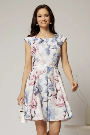 Rochie scurta ivoar in clos cu flori roz si lila si curea in talie