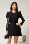 Rochie scurta neagra cu maneci din dantela si curea in talie