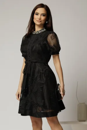 Rochie scurta neagra din dantela cu nasturi si cordon impletit