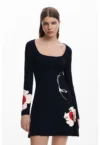 Rochie scurta si evazata cu decolteu rotund