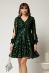 Rochie scurta verde din paiete cu decolteu V si maneci crapate