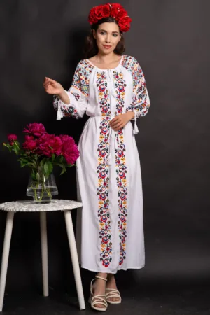 Rochie traditionala alba din vascoza Fernanda cu broderie florala