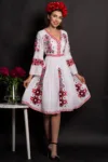 Rochie traditionala in clos Angelica cu broderie rosie si simbolul crucii