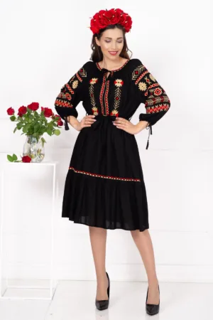 Rochie traditionala neagra Ines brodata cu motive populare