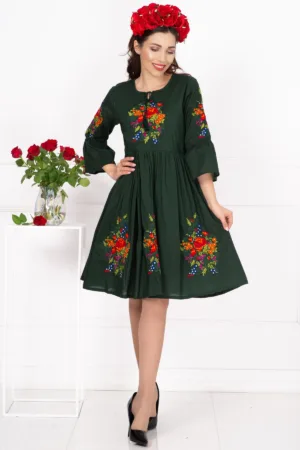 Rochie traditionala verde Angelica cu flori multicolore brodate