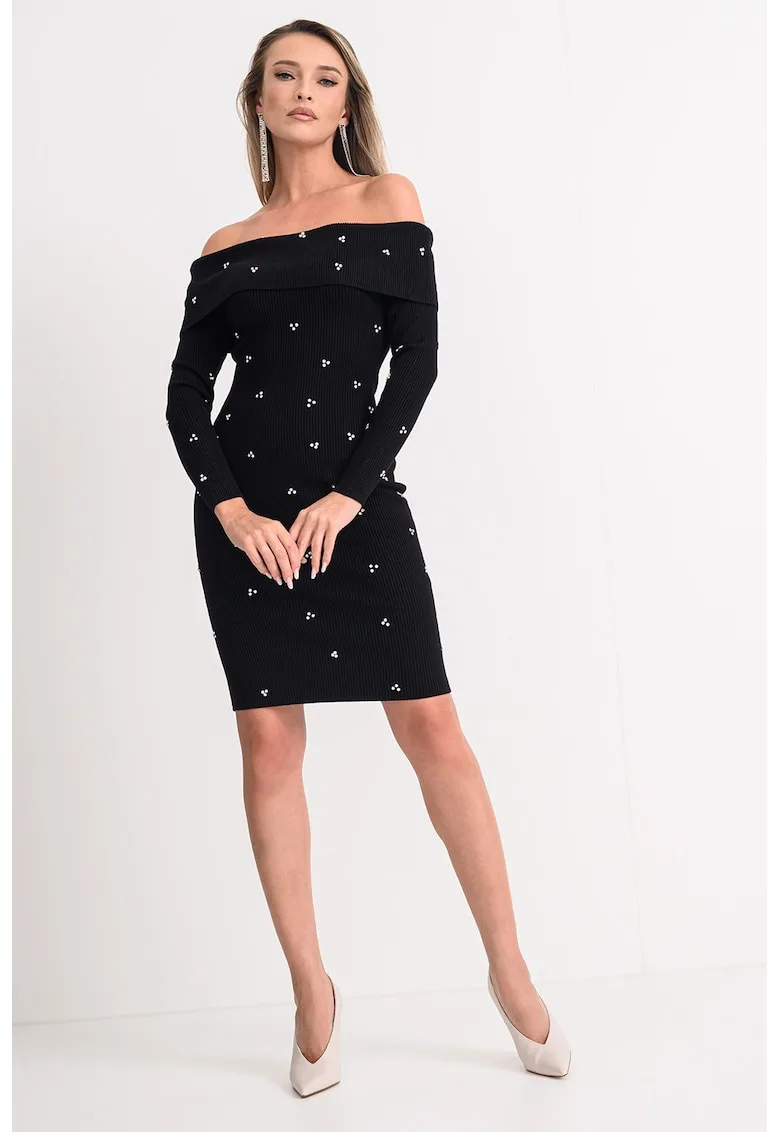 Rochie tricotata cu decolteu pe umeri si strasuri