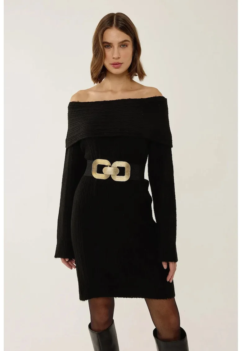 Rochie tricotata cu dungi - umeri goi - neagra - material confortabil