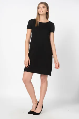 Rochie-tricou cu decolteu in V pe partea din spate si model