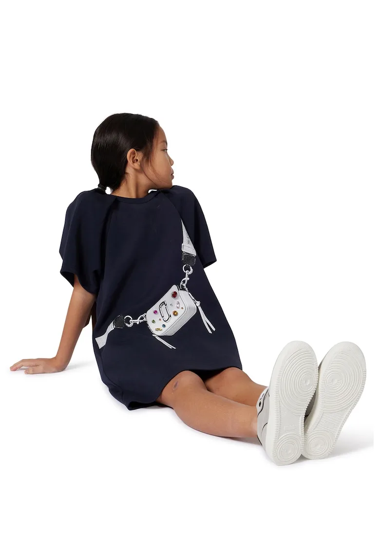 Rochie-tricou cu design grafic