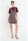 Rochie-tricou dreapta cu decolteu la baza gatului