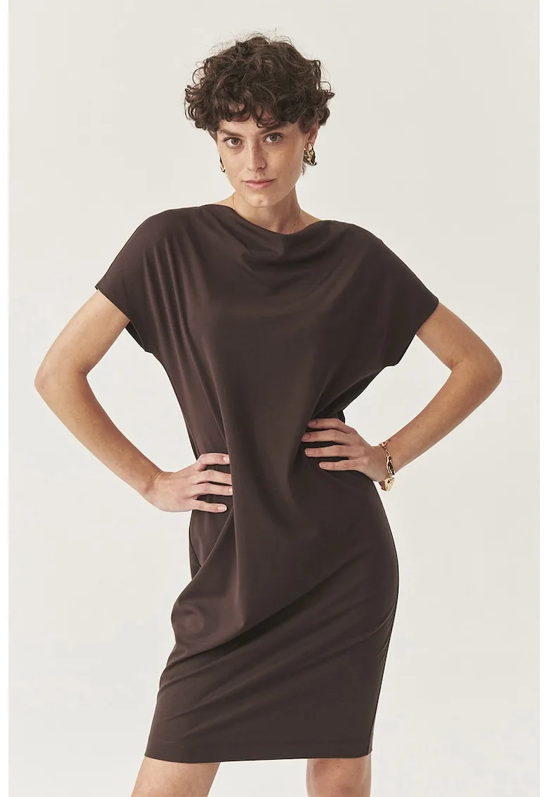 Rochie uni cu decupaj