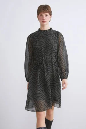 Rochie vaporoasa cu maneci bufante