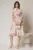 Rochie DY Fashion midi imprimeu floral roz cu guler ascutit si maneci bufante