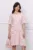 Rochie Elisa roz cu imprimeu floral albastru si cordon in talie
