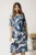 Rochie midi albastra din lycra in clini cu imprimeu alb