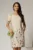 Rochie midi bej cu imprimeuri si croi drept cu buzunare