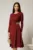 Rochie midi bordo clos cu accesoriu auriu in talie si pliuri