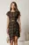 Rochie midi maro din jerse cu carouri si curea in talie